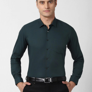 Men Green Slim Fit Solid Formal Shirt